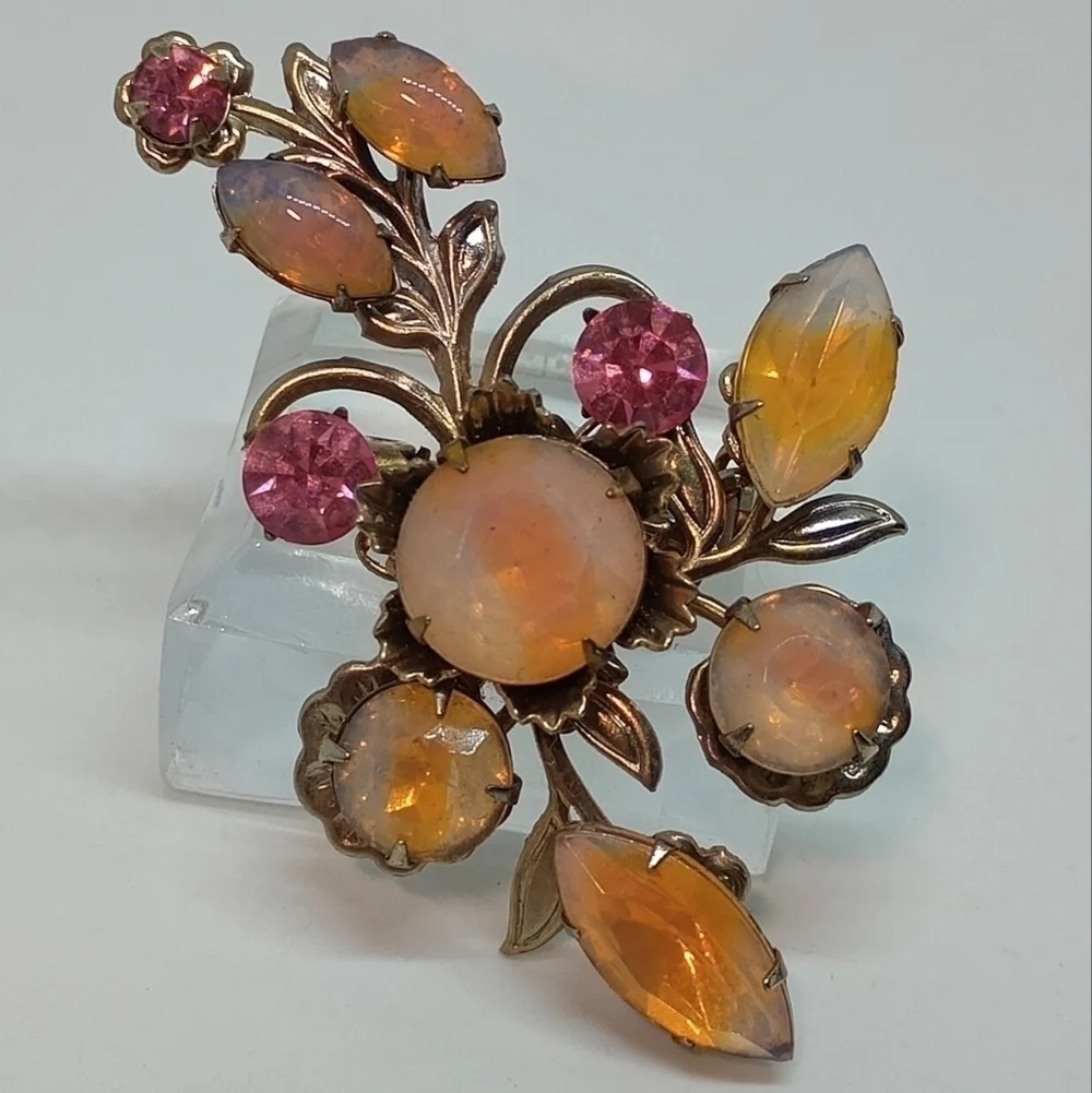 * vintage Parfait Moonglow Juliana? unsigned pin brooch